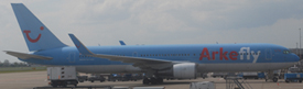 PH-OYE at EHAM 20120427 | Boeing 767-304ER