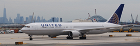 N659UA at KEWR 20140716 | Boeing 767-322ER