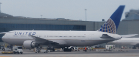 N648UA at KEWR 20140716 | Boeing 767-322ER