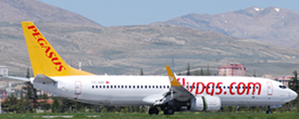 TC-AEP at LTAN 20150507 | Boeing 737-82R/W