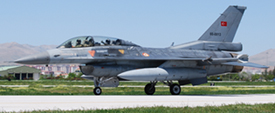 88-0013 at LTAN 20150507 | General Dynamics F-16D-30-CF