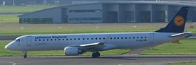 D-AEBH at EHAM 20160807 | Embraer ERJ 195LR