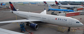 N806NW at EHAM 20160807 | Airbus A330-323X