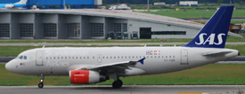 OY-KBR at EHAM 20170905 | Airbus A319-131