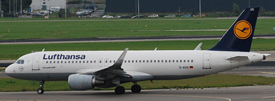 D-AIUG at EHAM 20170905 | Airbus A320-214W
