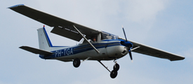 PH-TGA at EHHV 20170905 | Reims/Cessna F150M Commuter