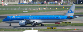PH-NXD at EHAM 20220418 | Embraer ERJ 190-400STD