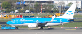 PH-BGI at EHAM 20220418 | Boeing 737-7K2/W