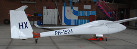 PH-1524 at EHHO 20220528 | Schempp-Hirth Ventus 2c