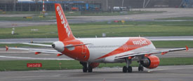 G-EZTX at EHAM 20230424 | Airbus A320-214